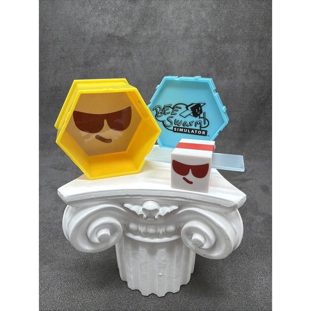 Bee Swarm Simulator Mini Series 1 Rad Bee Figure & Comb